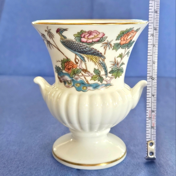 "Kutani Crane" mini bud vase by Wedgwood. - Picture 2 of 6